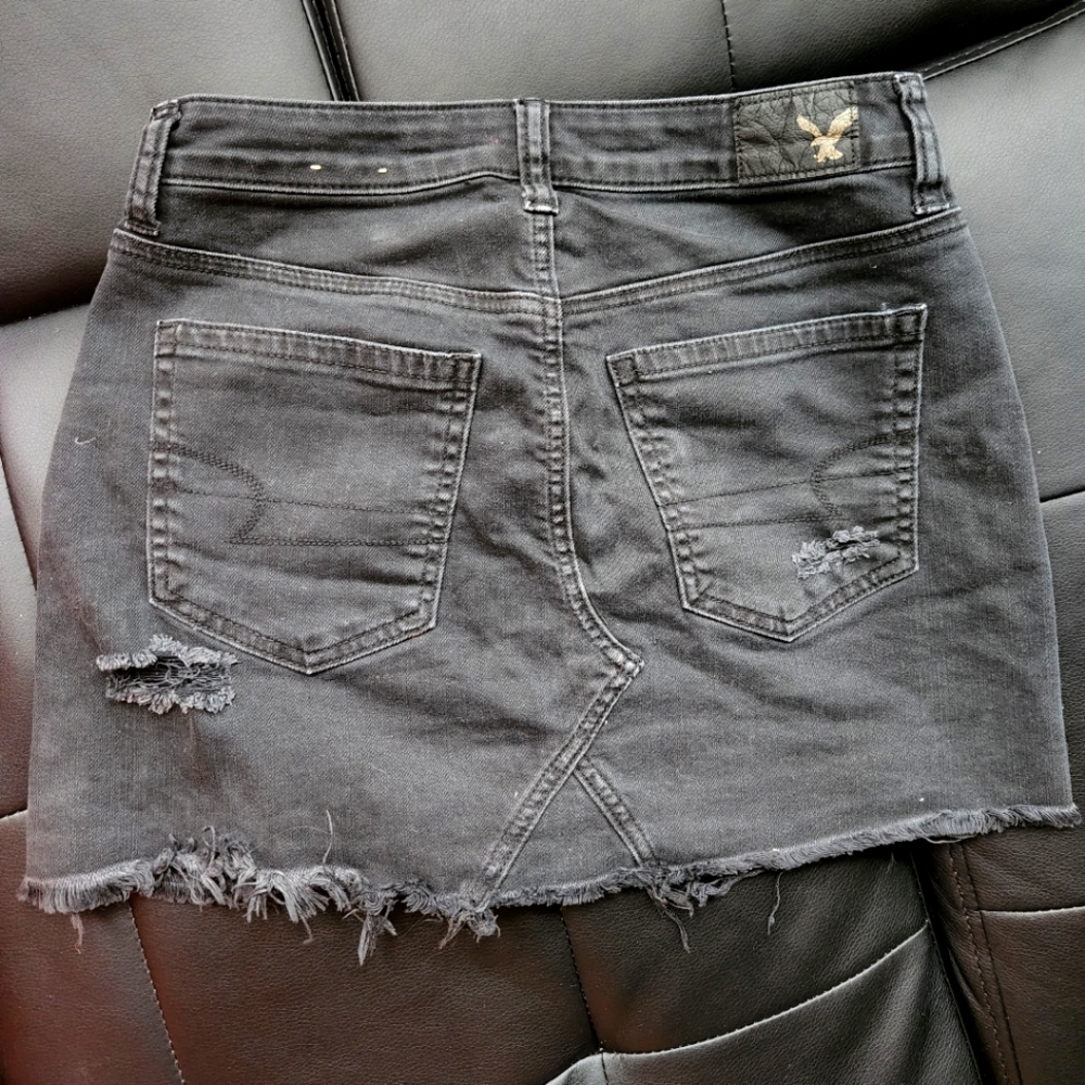 Black Distressed mini skirt - Picture 2 of 3